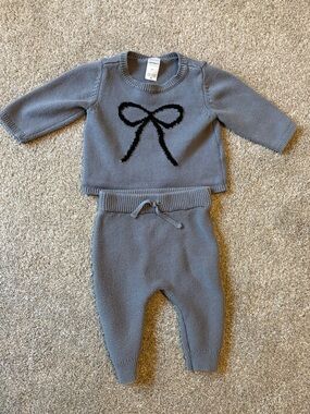 Carter’s 2pc baby girl Bow Sweater Set